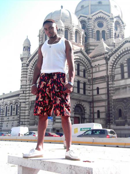BRUNO EN MODE RAMBO A MARSEILLE ETE 2005